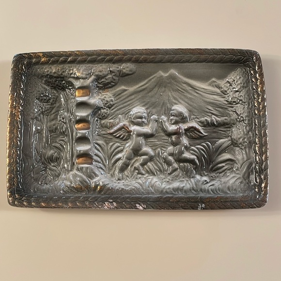 sutton’s creations Other - Vintage 1950’s Sutton’s Creation Hand Painted Porcelain Ashtray W/ Cherub Scene